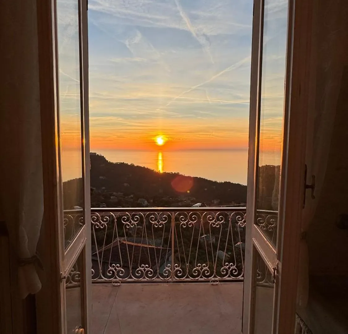 Apartment La Casa Di Sotto By Portofinovacanze Camogli Italy